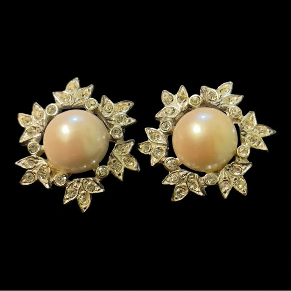 Faux pearl and rhinestone clip on earrings - Picture 2 of 11